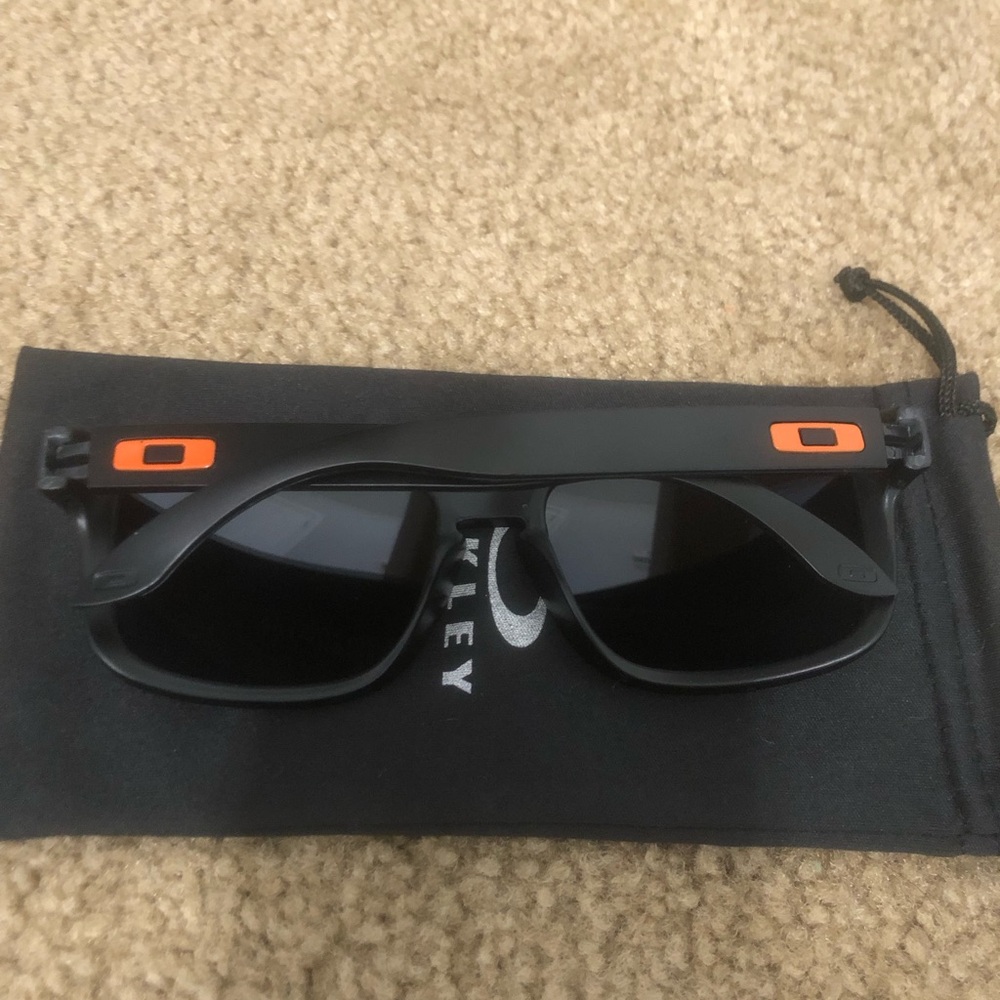 Oakley Holbrook Mens Sunglasses 9102 Silver Reflective Lenses - Picture 6 of 10